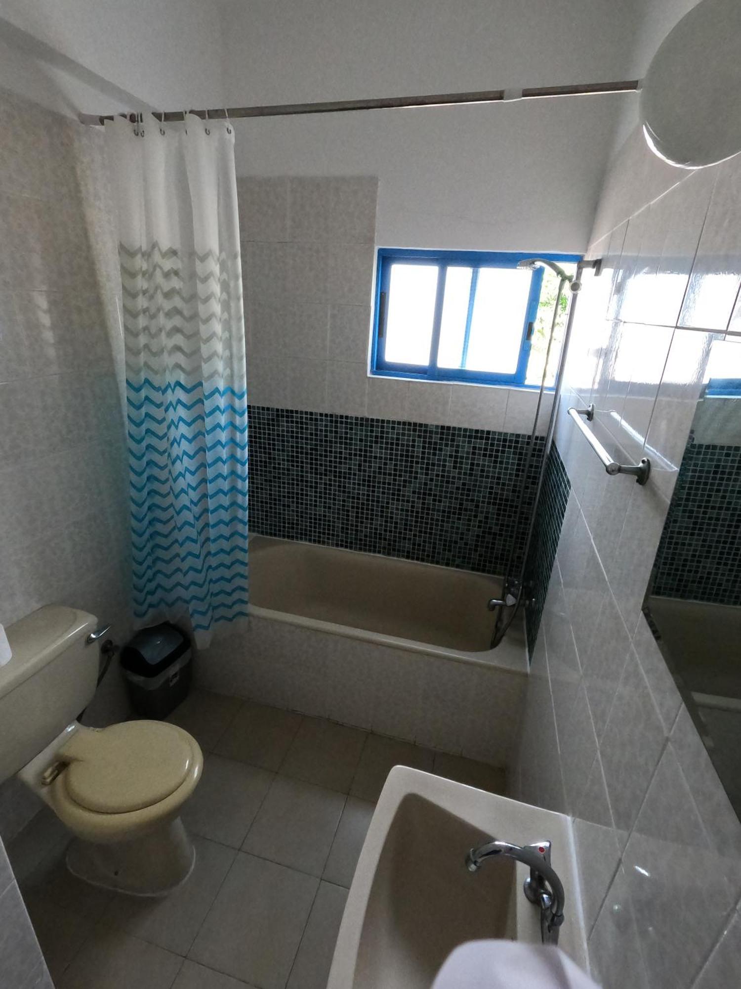 Island Budget Apartments Paphos Buitenkant foto