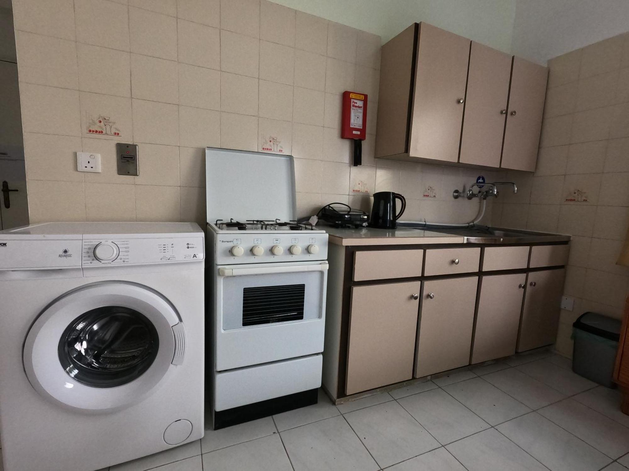 Island Budget Apartments Paphos Buitenkant foto